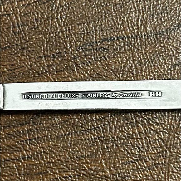 Set of 4 Distinction deluxe stainless grapefruit/fruit spoons. Vintage - Picture 2 of 3